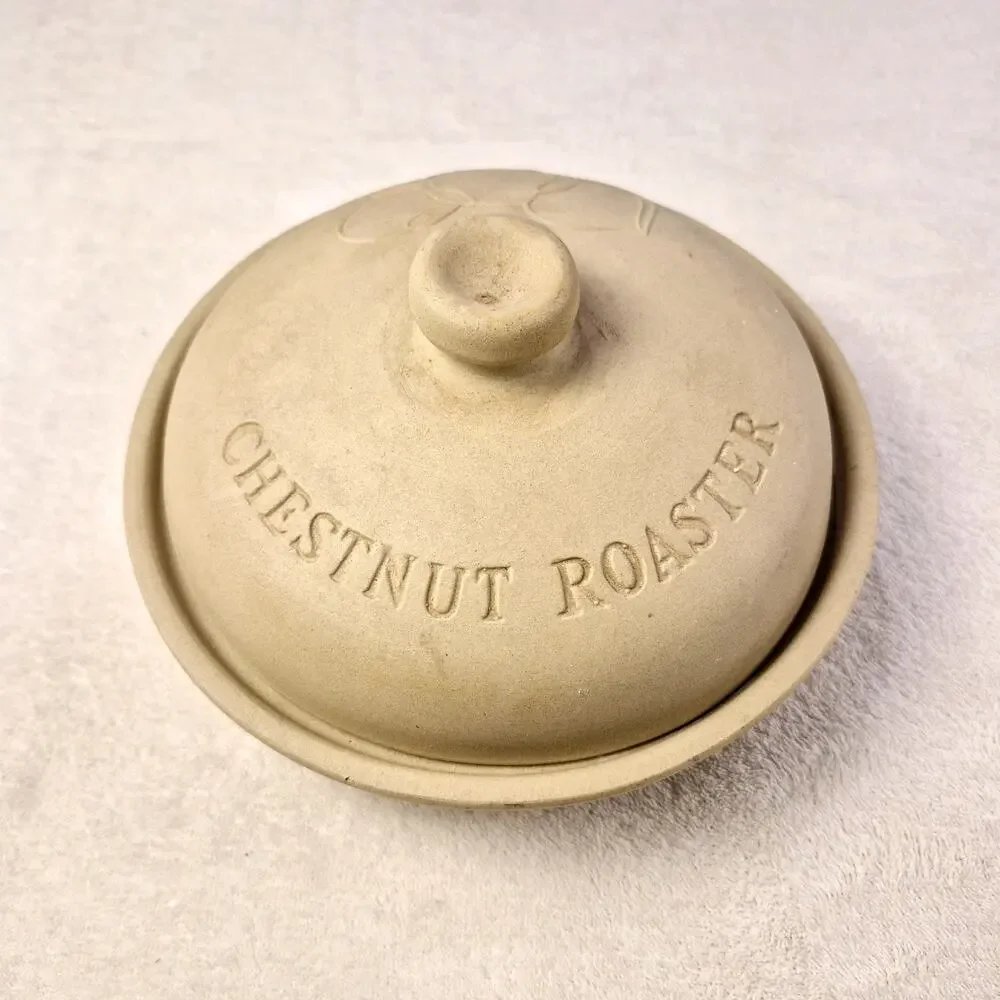 SUPERSTONE Bake & Serve, Sassafras. 1993 Lidded Chestnut/Garlic Roaster.